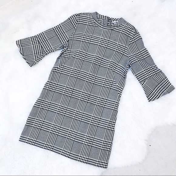 Dresses & Skirts - H&M trumpet sleeve houndstooth / tweed dress